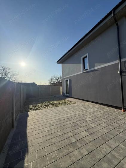 Casă cu Teren 250 Mp în Central