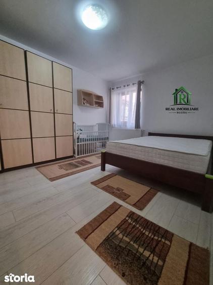 Casa de inchiriat- zona centrala, curte proprie ! - 1
