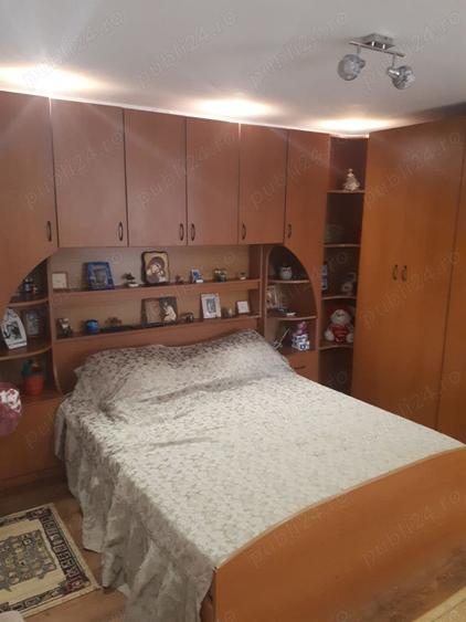 Casă cu 4 camere în Roman