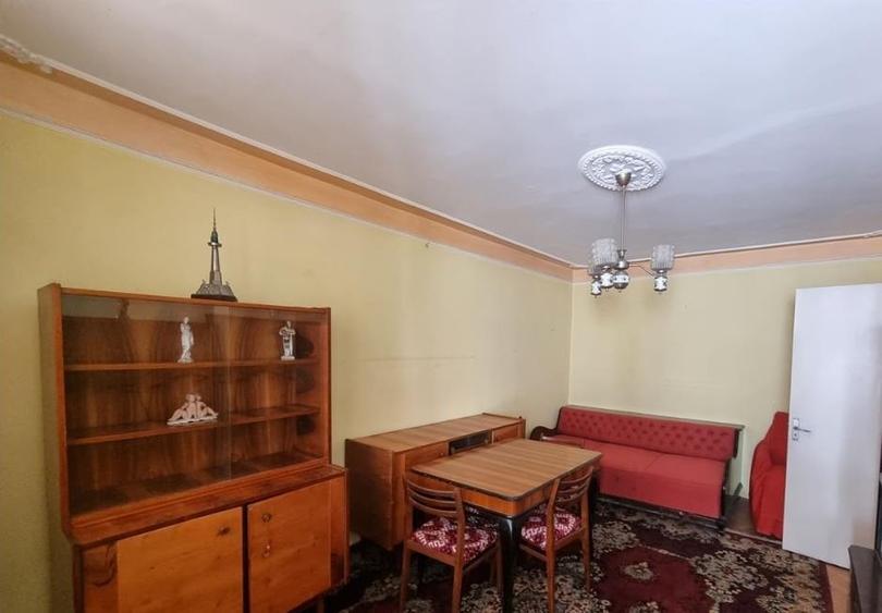 Apartament cu 3 camere decomandat, mobilat în Tătărași