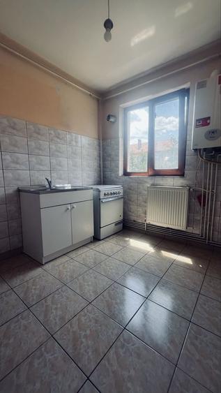 Apartament cu 2 camere decomandat în Coman