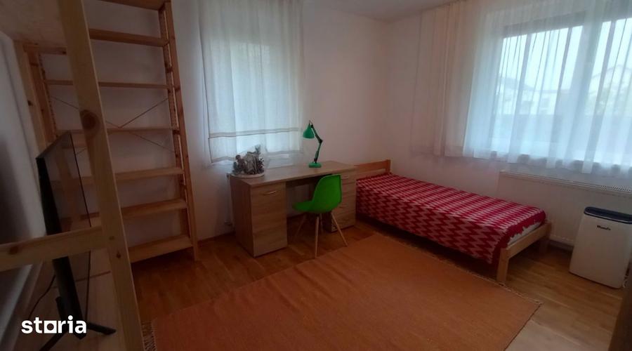 Apartament cu 4 camere, mobilat în Europa