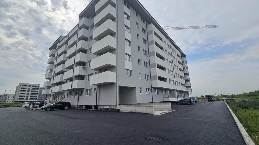 Apartament cu 3 camere decomandat în Berceni
