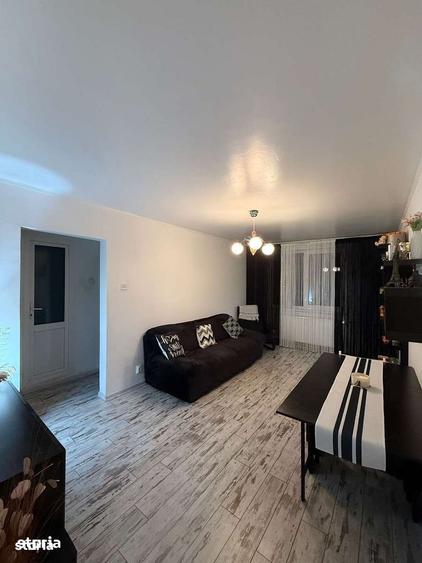 Apartament cu 4 camere decomandat în Berceni