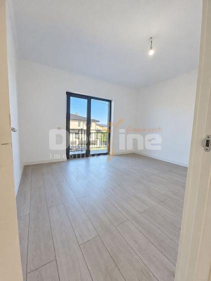 Duplex cu 4 camere cu Canalizare în Miroslava