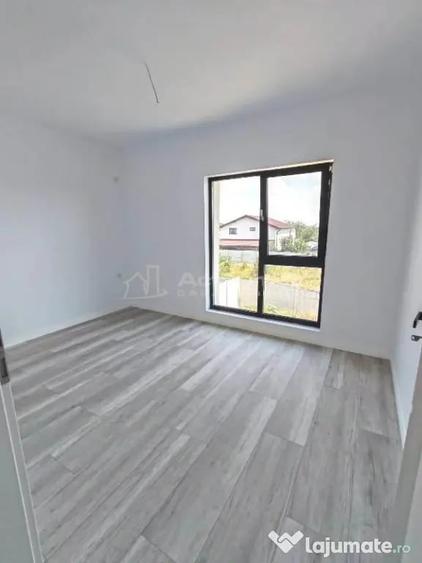 Casă cu 4 camere cu Teren 245 Mp în Rahova