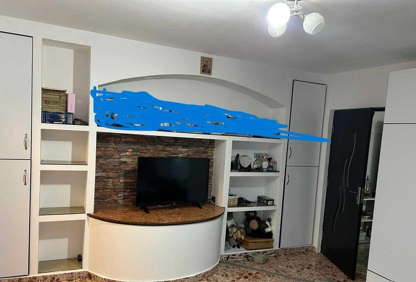 Apartament cu 3 camere semidecomandat în Crâng