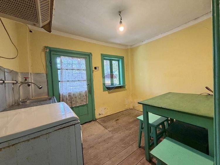 Casă cu 3 camere cu Teren 251 Mp în Andronache