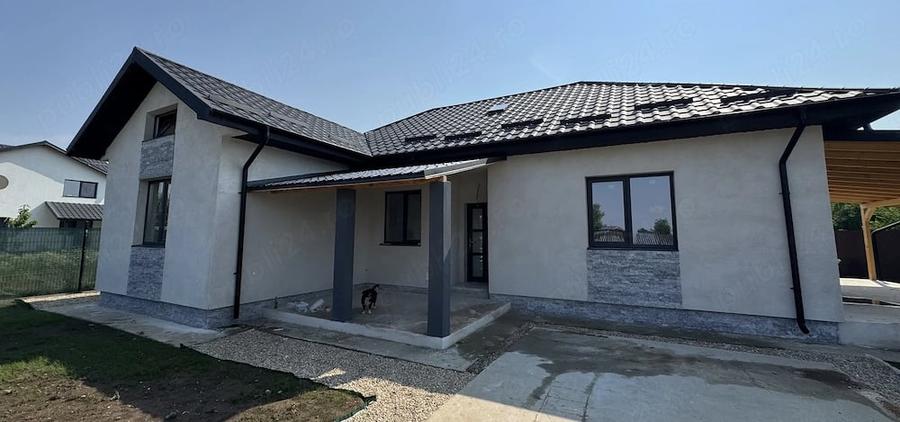 Casă cu 5 camere cu Teren 600 Mp în Poiana lui Stângă