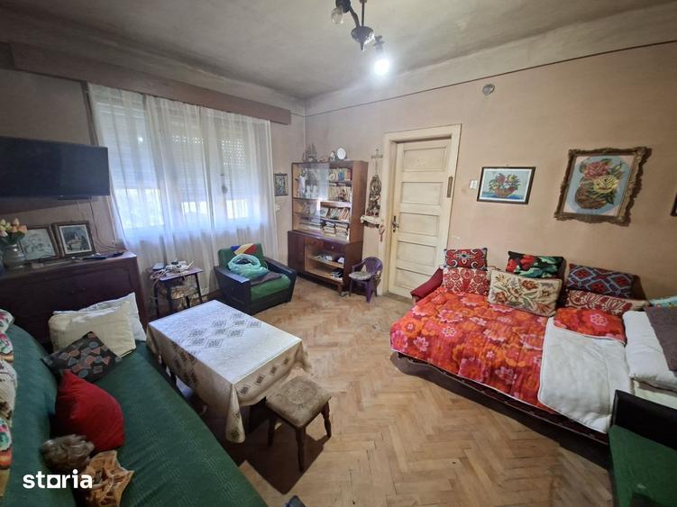 Casă cu 4 camere cu Teren 1421 Mp în Ardud