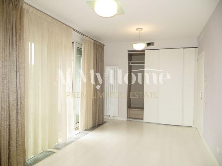 Apartament cu 4 camere decomandat, mobilat în Capitale
