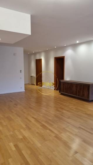 Duplex cu 8 camere cu Piscina în Pipera