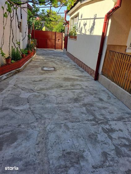 Casă cu 3 camere cu Teren 500 Mp în Rogerius