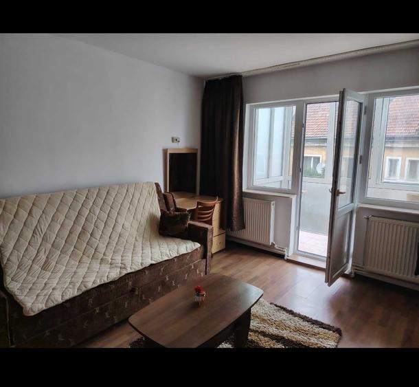 Apartament de vanzare 2 camere Simeria - 1
