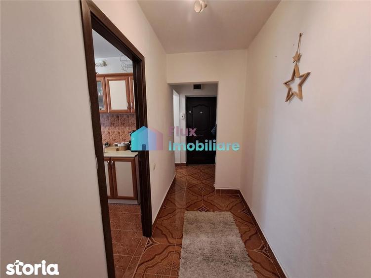 Apartament cu 2 camere decomandat în Precista