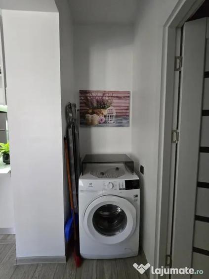 Apartament cu 2 camere semidecomandat în Platoul Izvor