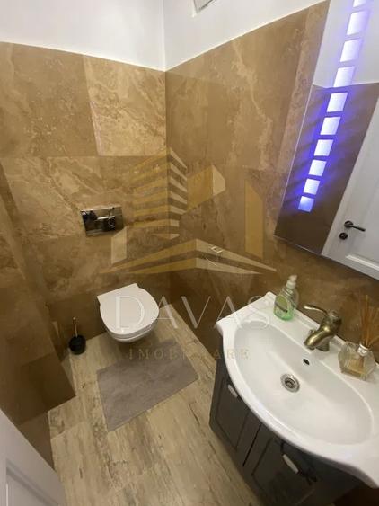 Apartament cu 4 camere semidecomandat, mobilat în Borhanci