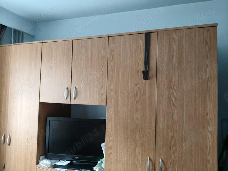 Apartament cu 3 camere semidecomandat în Lipovei