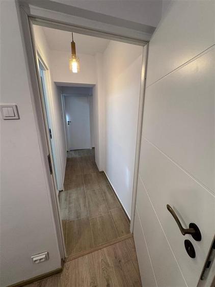 Apartament cu 4 camere decomandat, mobilat în Olteniței