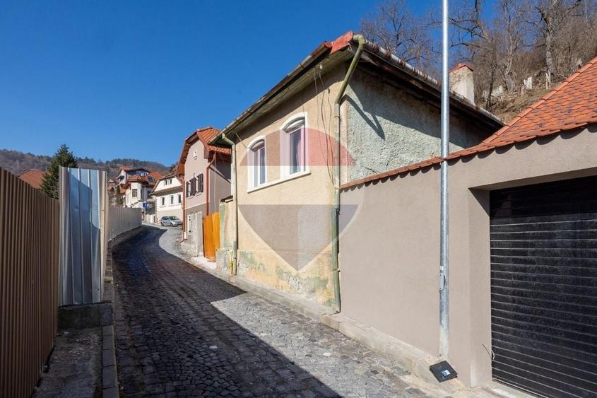 Casă individuală cu 2 camere cu Teren 620 Mp în Centrul Istoric