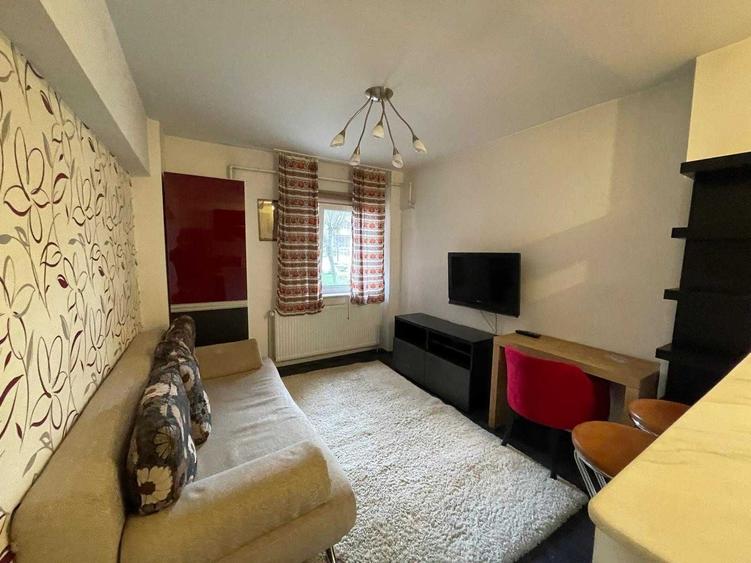 Apartament cu 2 camere decomandat în Eremia