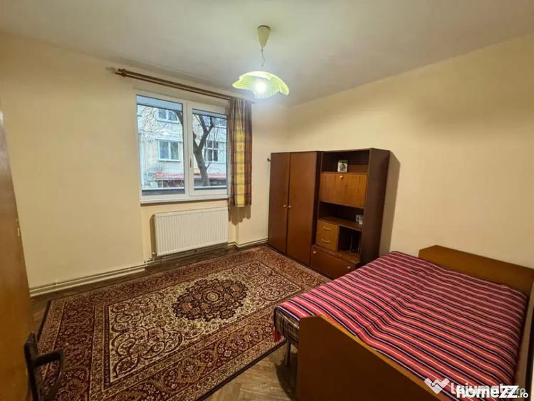 Apartament cu 3 camere decomandat în Săsar