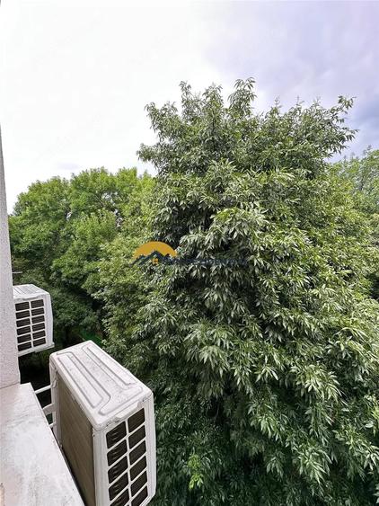 Apartament cu 3 camere decomandat în Berceni