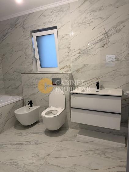 Casă individuală cu 4 camere cu Canalizare în Valea Adâncă