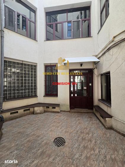 Apartament cu 3 camere în Centrul Civic