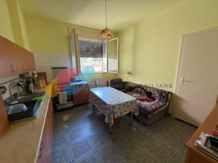 Casă individuală cu 5 camere cu Canalizare în Dâmbul Rotund