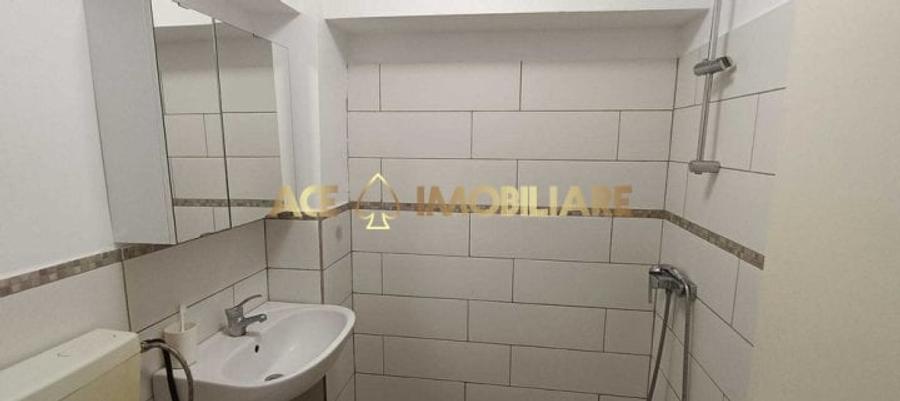 Garsonieră semidecomandată în Splaiul Unirii