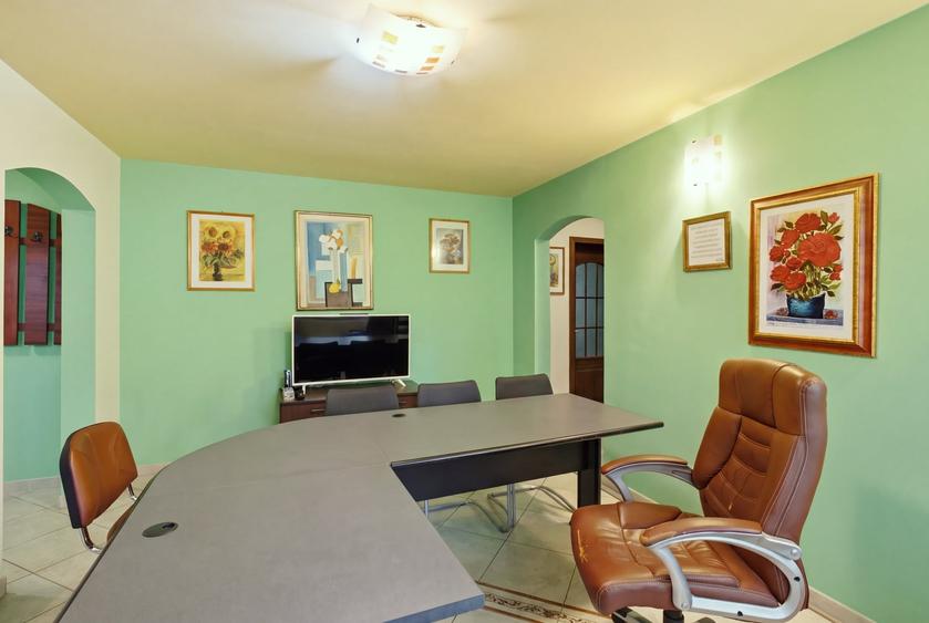 Apartament cu 3 camere semidecomandat în Ultracentral