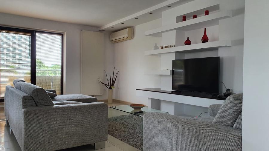 Apartament cu 3 camere în Aviatorilor