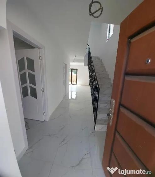 Casă cu 4 camere cu Teren 470 Mp în Vârteju