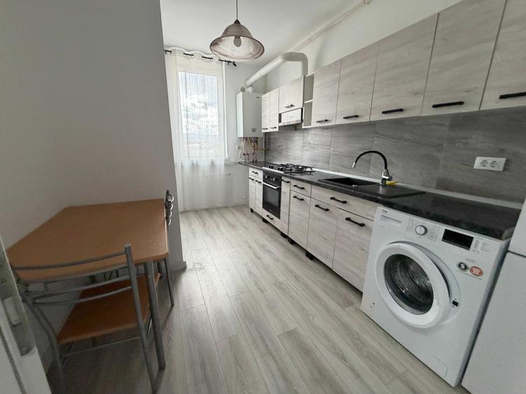 Apartament cu 2 camere decomandat în Exterior Vest