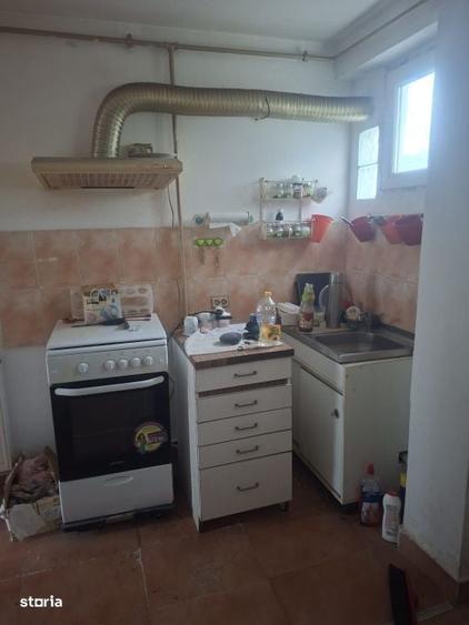 Casă cu 4 camere în Românești