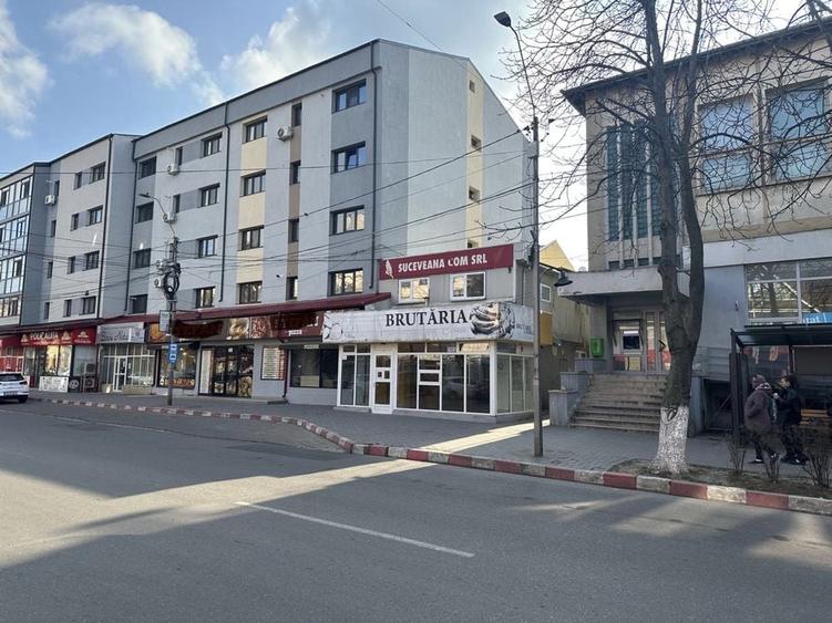 Spațiu comercial, de 200 mp, în Central