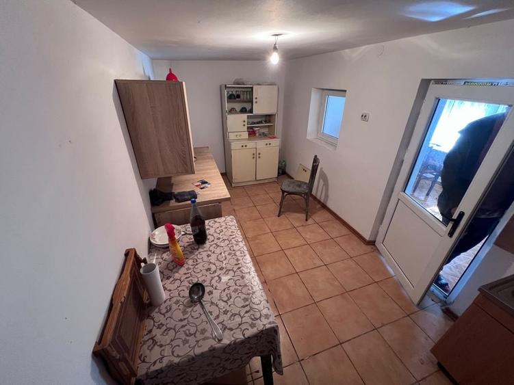 Casă cu 3 camere în Central