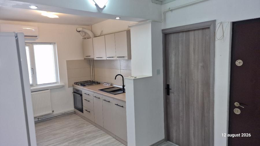 Apartament cu 2 camere decomandat în Rovine