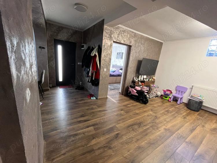 Casă cu 5 camere cu Teren 230 Mp în Central