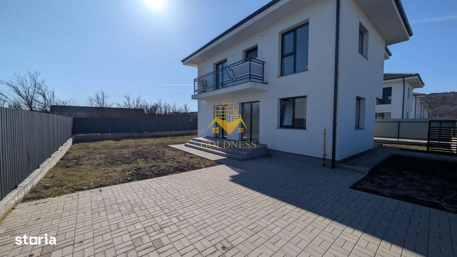 Casă cu 4 camere în Juc-Herghelie
