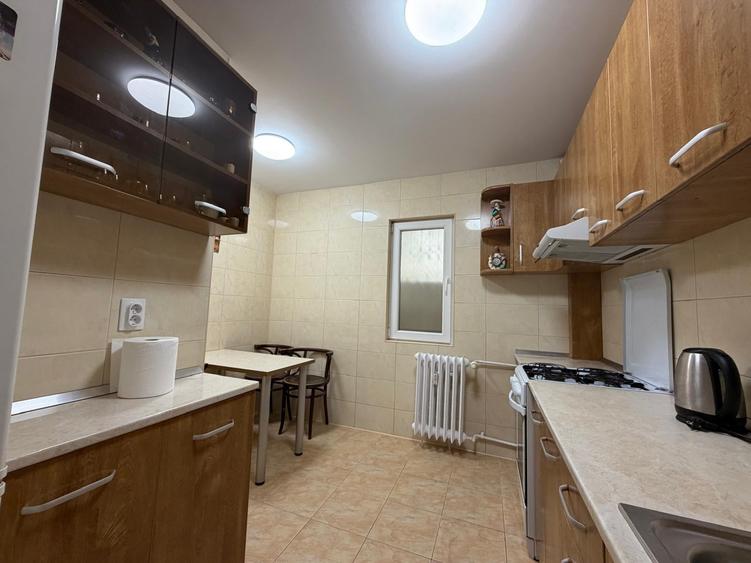 Apartament cu 4 camere decomandat în Pantelimon