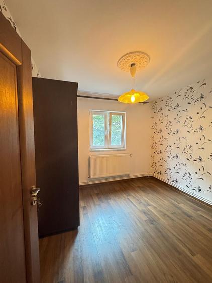 Apartament cu 2 camere semidecomandat în Dacia