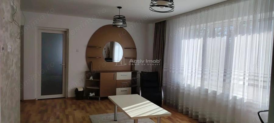 Casă cu 7 camere cu Teren 500 Mp în Central