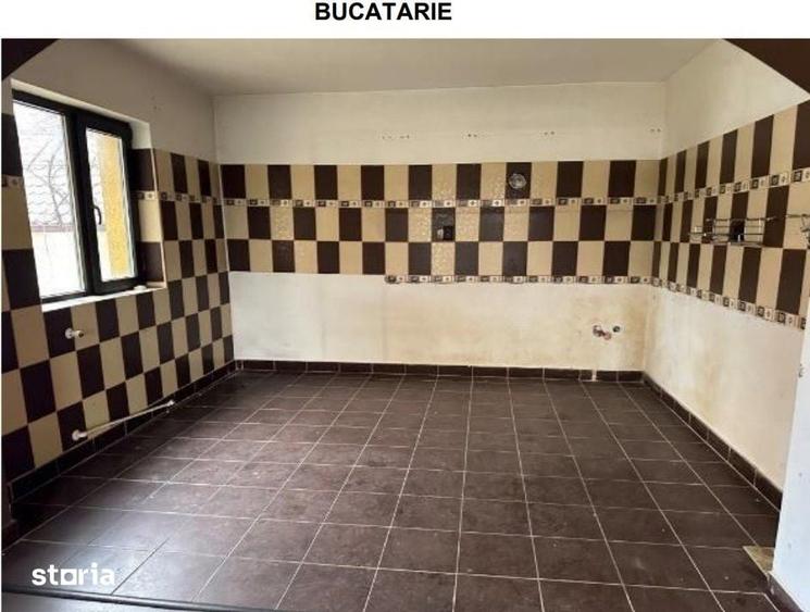 Casă cu 4 camere cu Teren 400 Mp în Letea Veche