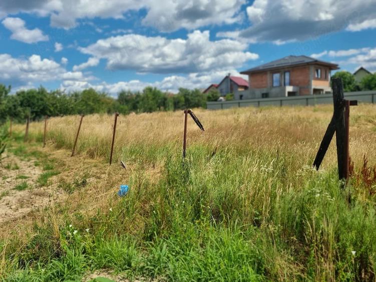 Teren de 950 mp, în Recea