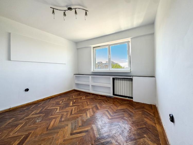 Apartament cu 2 camere decomandat în Casa de Cultură