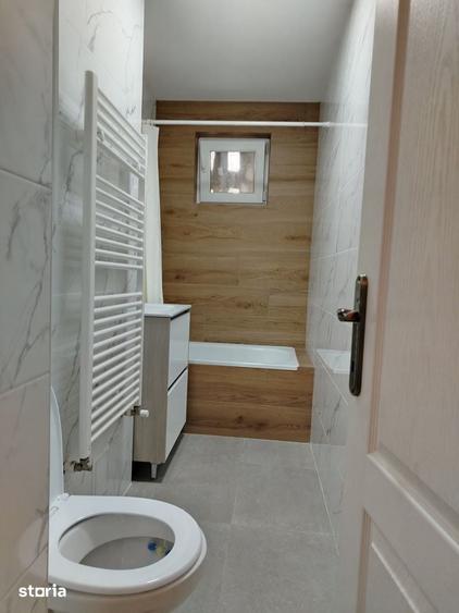Apartament cu 3 camere semidecomandat în Republicii
