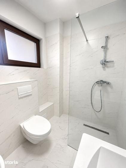 Casă cu 4 camere cu Teren 250 Mp în IAR