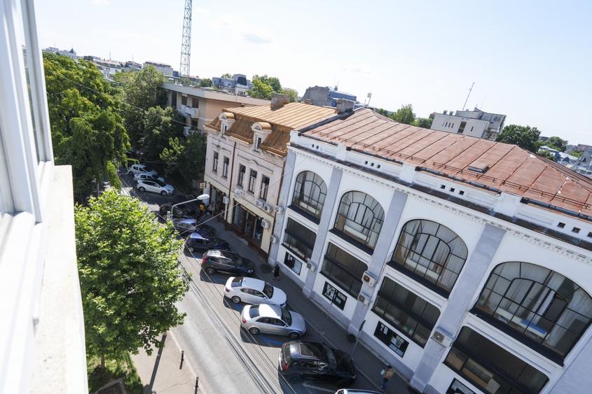 Apartament cu 2 camere decomandat, mobilat în Ultracentral
